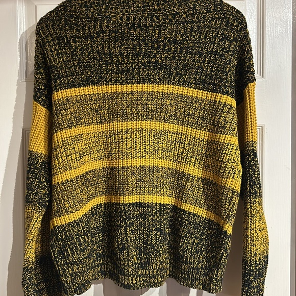 Urban Outfitters Gold and Black Sweater NWT - Picture 6 of 7
